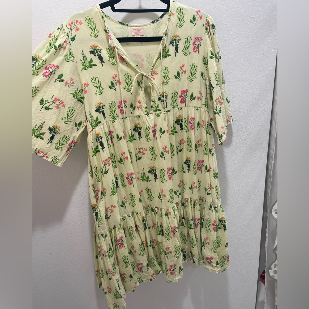 M/L sunshine tienda green floral bondi dress